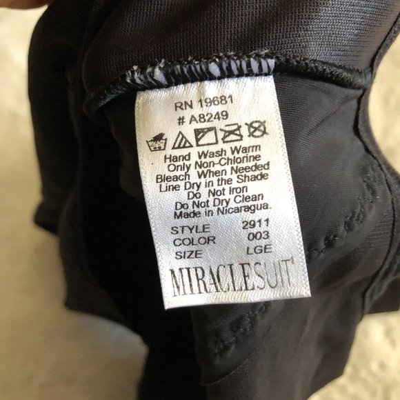 Miraclesuit shape away torsette tank top - Picture 4 of 10